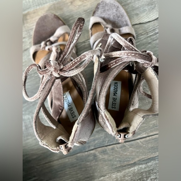 Steve Madden Bensin Heels Strappy Lace Up 8.5 Velvet Taupe Brown Sexy Club Party - Picture 6 of 8